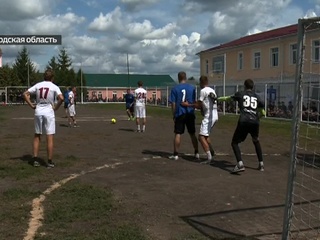 Кокорин и Мамаев сыграли в тюремный футбол