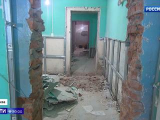 Снесли несущие стены: жители многоэтажки в Москве опасаются обрушения дома