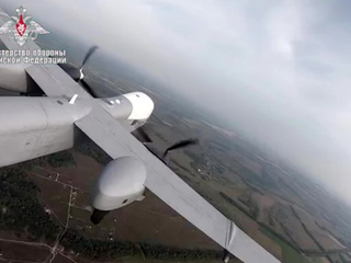 Российские военные запустили дрон, способный провести в воздухе больше суток