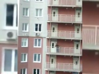 Житель Красногорска открыл стрельбу с балкона многоэтажки