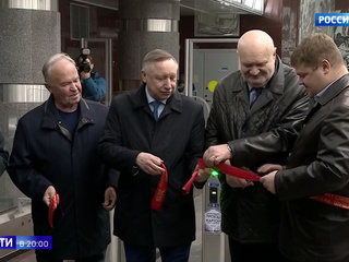 В Петербурге открылись три новых станции метро