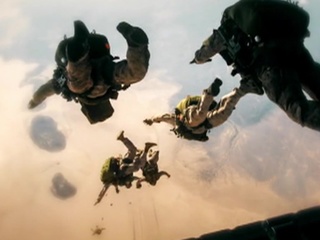 Американские десантники разбились во время учебных прыжков с парашютом