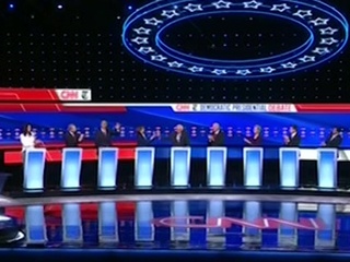 В бой идут одни старики: двенадцать кандидатов-демократов бросают перчатку Трампу