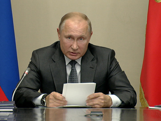 Путин: тем, кто не может работать с людьми, надо заняться другой работой