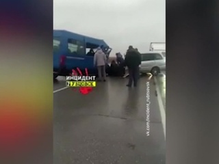 Минздрав Алтайского края: 8 человек погибли, 9 ранены в ДТП с микроавтобусами