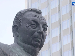 Многогранный, сильный, мудрый: президент открыл памятник Евгению Примакову