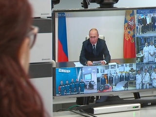 Владимир Путин и участники движения WorldSkills пообщались с помощью телемоста