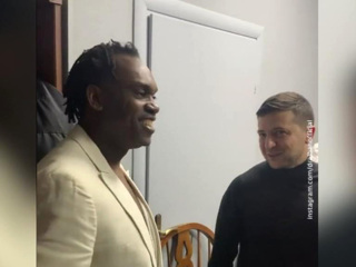 Зеленский помог шведскому музыканту Доктору Албану принять участие в новогоднем шоу в Киеве