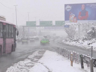 Тегеран накрыло снегом
