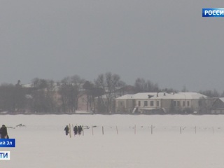Добраться до райцентра: в Марий Эл жители нескольких сел ходят в город по тонкому льду