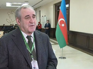 Президент Азербайджана проголосовал на парламентских выборах одним из первых