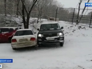 В Приморье из-за снегопада в ДТП попали более 330 автомобилей