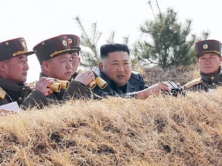 Ким Чен Ын присутствовал при испытаниях новых тактических ракет