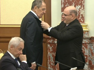Мишустин назвал Лаврова гордостью России и вручил медаль Столыпина