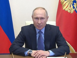 Путин потребовал жестко пресекать любое взвинчивание цен на продукты