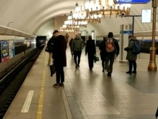 Петербургский метрополитен будет закрываться на два часа раньше