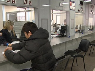 В связи с пандемией COVID-19 мигрантам в России разрешено работать без документов