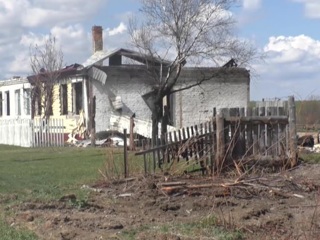 Жители села Постниково, где сгорели 27 домов, восстанавливают хозяйство