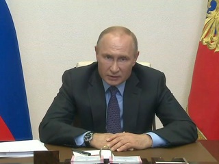 Путин потребовал ускорить принятие решений по росту перевалки отечественных грузов в российских портах