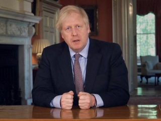Джонсон: Британия ослабит карантин, но отменять его еще рано
