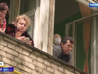 Без заработка и возможности выйти: 400 человек живут в строгой изоляции в общежитии Москвы