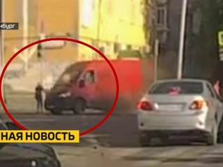 В Екатеринбурге фургон задавил пешехода