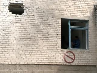 Славянск под огнем: снаряды попали в детскую больницу