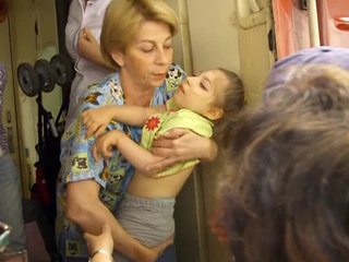 Доктор Лиза благополучно довезла до Москвы из Донецка больных детей