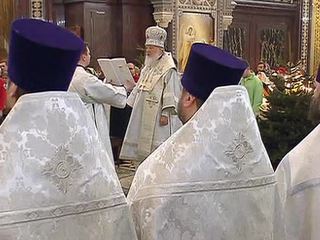 Патриарх Кирилл совершил литургию и освящение воды в Крещенский сочельник