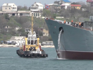 В Севастополе выстраивают корабли ко Дню Победы