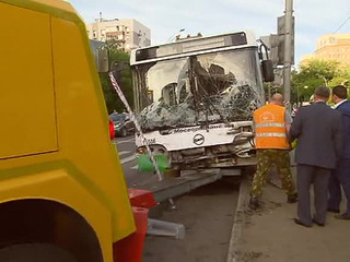 Автобус, врезавшийся в остановку в Щукине, проходил техосмотр в апреле