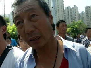 Жители Тяньцзиня требуют выкупа зараженного цианидом жилья